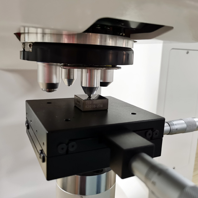 اختبار صلابة فيكرز