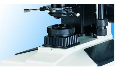 ناقل الحركة المجهر