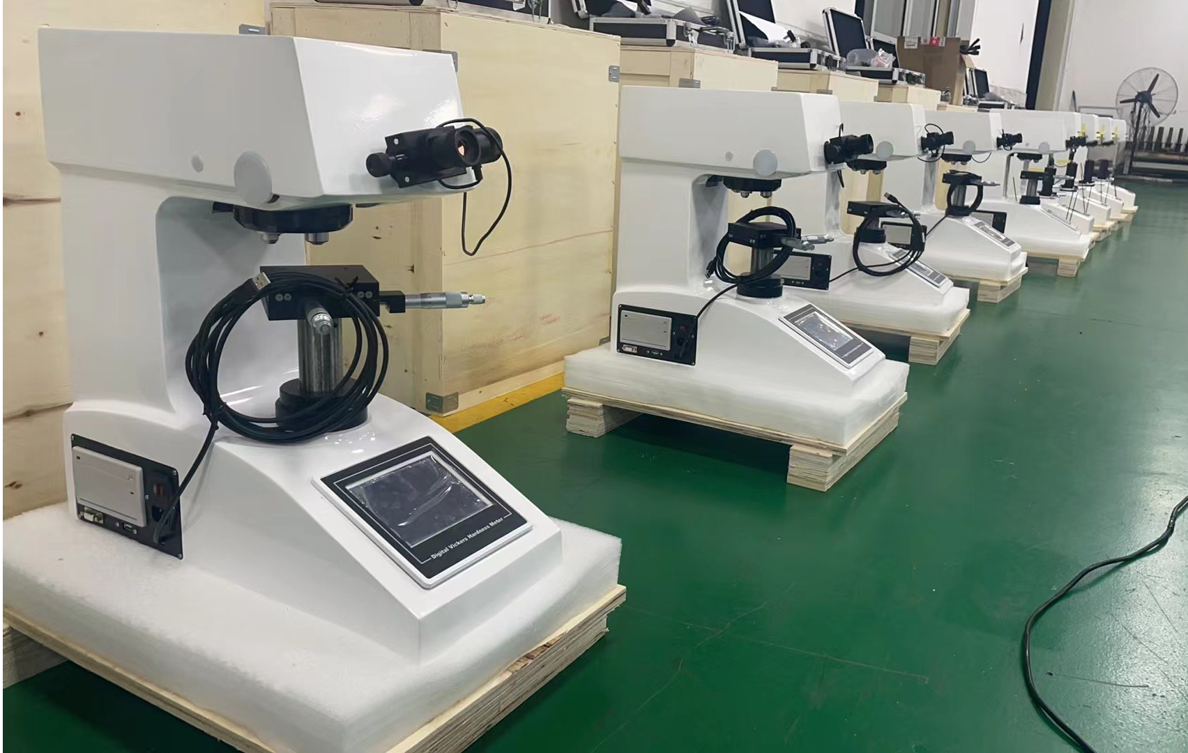 جهاز اختبار الصلابة مايكرو فيكرز EBP Instruments